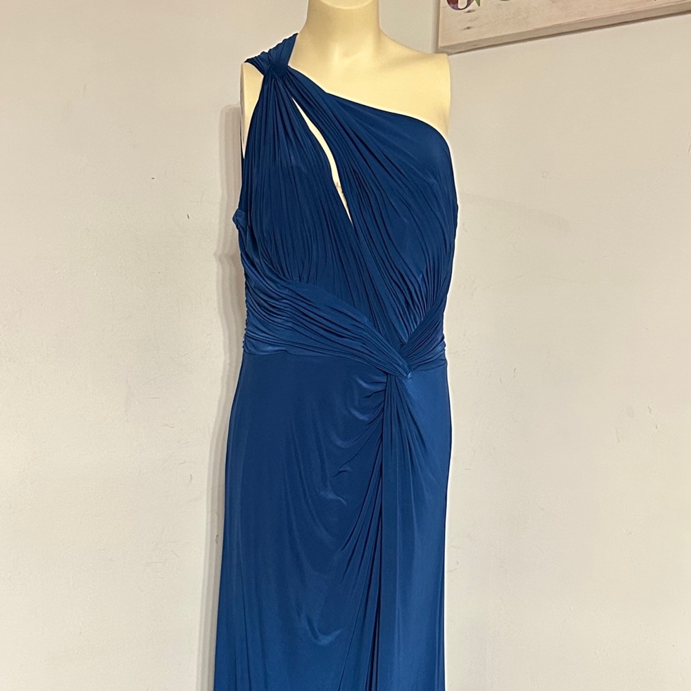 Elegant Blue Evening Gown